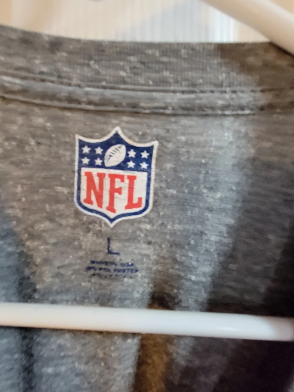 NFL Patriots Super Bowl XLIX Champions tee. This gray shirt is a size L - Picture 2 of 3